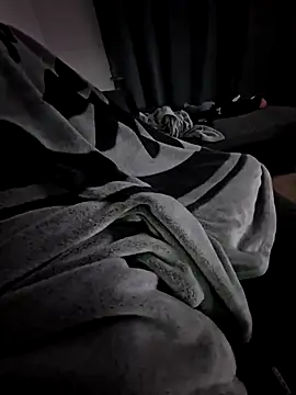 Snapshot of Smokeym123 chatting on 11/21/25, 08:24 Smokeym123 online show from 11/21/25, 08:24