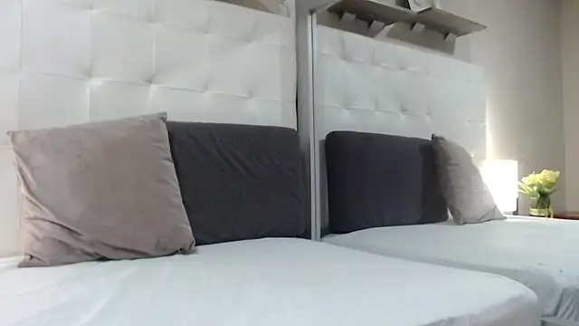 willow smitt online show from 10/10/25, 12:26