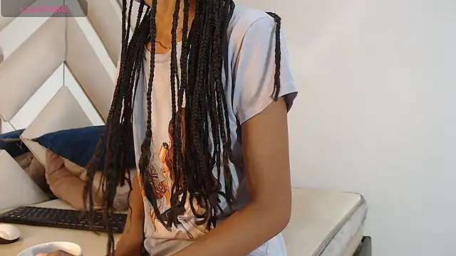 willow smitt online show from 02/11/26, 12:43