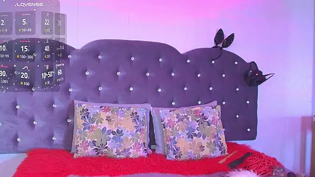 Lia Valmont online show from 11/20/25, 12:16