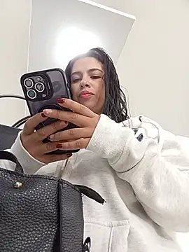 Snapshot of Nathaly_12 chatting on 06/25/26, 01:26 Nathaly 12 online show from 06/25/26, 01:26