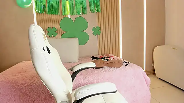 stephany summer online show from 03/17/26, 07:39