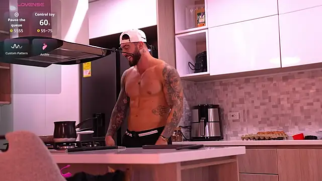 OLIVER COLT online show from 09/11/25, 12:22