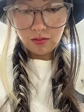 VictoriaGerard Pink online show from 10/16/25, 04:41