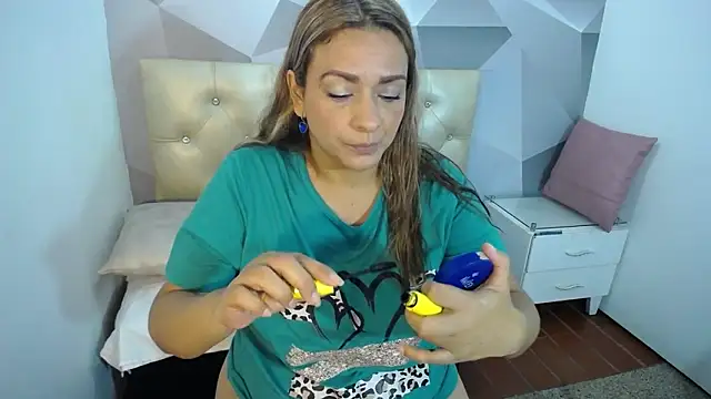 Milf-Prettyboobs online show from 12/18/25, 10:54