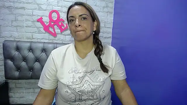 Milf-Prettyboobs online show from 05/09/26, 05:51