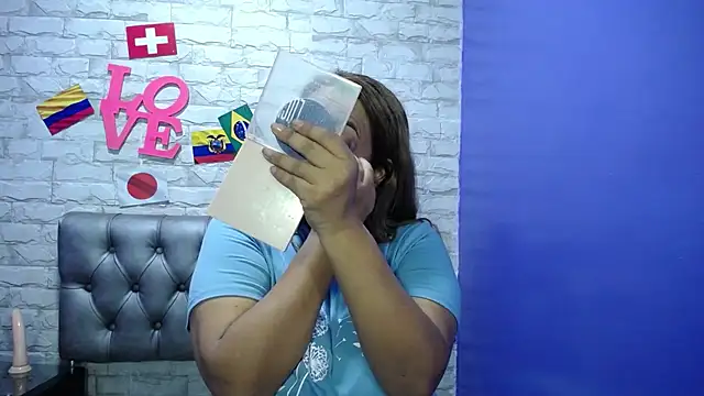 Milf-Prettyboobs online show from 06/21/26, 10:51