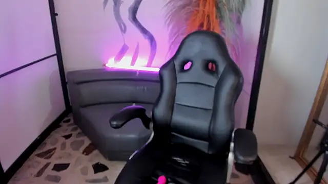 Snapshot of VanessaScott_ chatting on 10/26/25, 10:54 VanessaScott online show from 10/26/25, 10:54