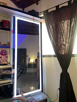 Snapshot of Paulet_Johnson chatting on 11/26/25, 08:54 Paulet Johnson online show from 11/26/25, 08:54