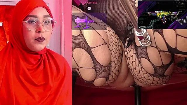 Snapshot of BBWHijab chatting on 09/29/25, 05:01 BBWHijab online show from 09/29/25, 05:01