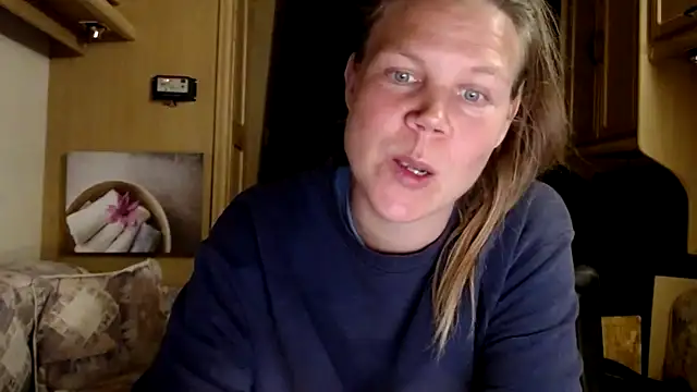 Snapshot of CallMeMaria chatting on 12/29/24, 09:09 CallMeMaria online show from 12/29/24, 09:09