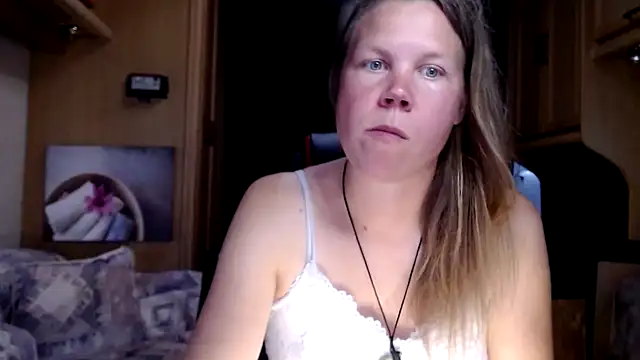 Snapshot of CallMeMaria chatting on 12/30/24, 04:08 CallMeMaria online show from 12/30/24, 04:08