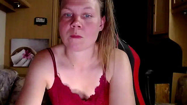 Snapshot of CallMeMaria chatting on 01/01/25, 08:26 CallMeMaria online show from 01/01/25, 08:26