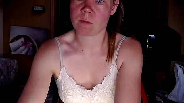 Snapshot of CallMeMaria chatting on 01/04/25, 04:22 CallMeMaria online show from 01/04/25, 04:22