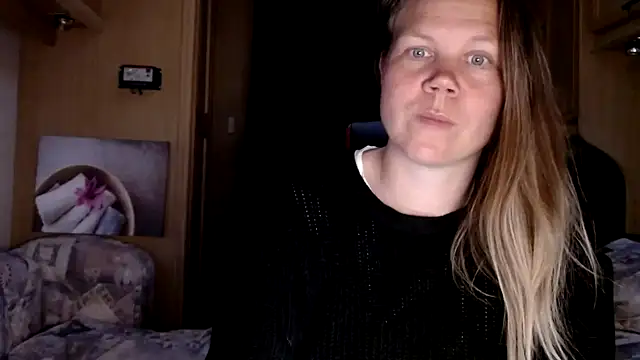 Snapshot of CallMeMaria chatting on 01/06/25, 04:55 CallMeMaria online show from 01/06/25, 04:55