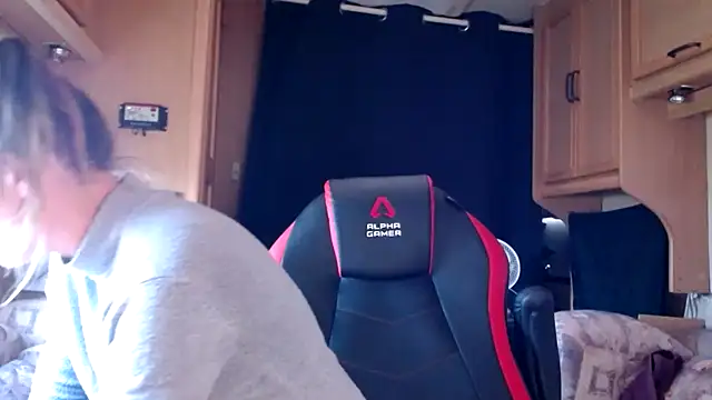 Snapshot of CallMeMaria chatting on 01/09/25, 04:39 CallMeMaria online show from 01/09/25, 04:39