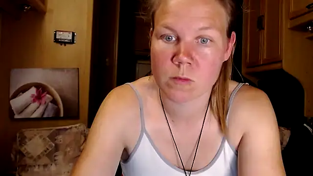 Snapshot of CallMeMaria chatting on 01/12/25, 05:54 CallMeMaria online show from 01/12/25, 05:54