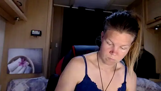 Snapshot of CallMeMaria chatting on 01/13/25, 01:06 CallMeMaria online show from 01/13/25, 01:06