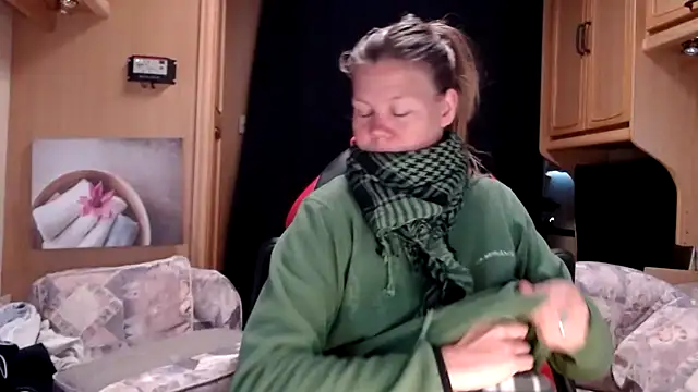 Snapshot of CallMeMaria chatting on 01/16/25, 10:53 CallMeMaria online show from 01/16/25, 10:53