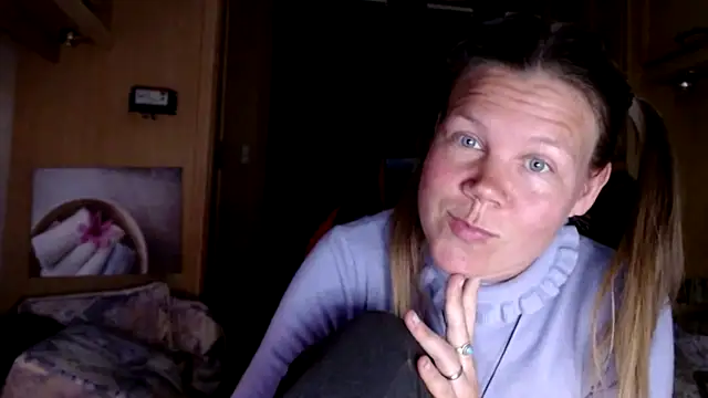 Snapshot of CallMeMaria chatting on 01/16/25, 05:23 CallMeMaria online show from 01/16/25, 05:23