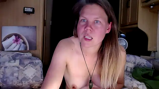 Snapshot of CallMeMaria chatting on 01/17/25, 05:08 CallMeMaria online show from 01/17/25, 05:08