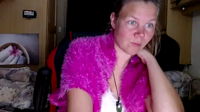 Snapshot of CallMeMaria chatting on 01/19/25, 07:15 CallMeMaria online show from 01/19/25, 07:15