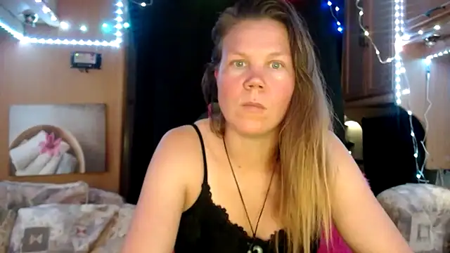 Snapshot of CallMeMaria chatting on 01/26/25, 01:04 CallMeMaria online show from 01/26/25, 01:04