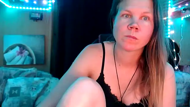 Snapshot of CallMeMaria chatting on 01/26/25, 04:09 CallMeMaria online show from 01/26/25, 04:09