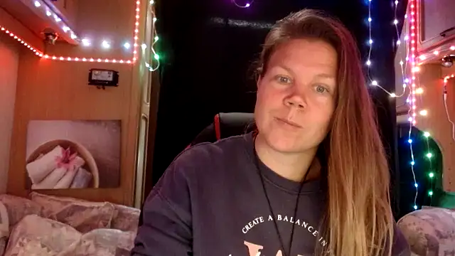 Snapshot of CallMeMaria chatting on 02/03/25, 11:31 CallMeMaria online show from 02/03/25, 11:31