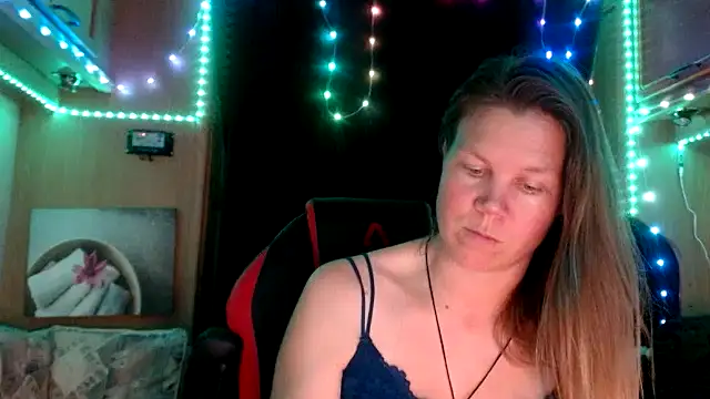 Snapshot of CallMeMaria chatting on 02/03/25, 08:13 CallMeMaria online show from 02/03/25, 08:13