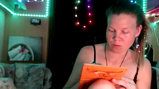 Snapshot of CallMeMaria chatting on 02/06/25, 07:29 CallMeMaria online show from 02/06/25, 07:29