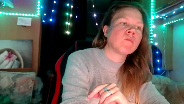 Snapshot of CallMeMaria chatting on 02/08/25, 06:55 CallMeMaria online show from 02/08/25, 06:55