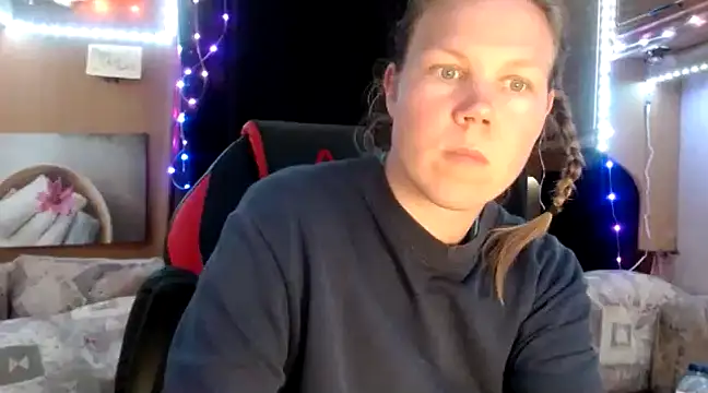 Snapshot of CallMeMaria chatting on 02/11/25, 04:13 CallMeMaria online show from 02/11/25, 04:13