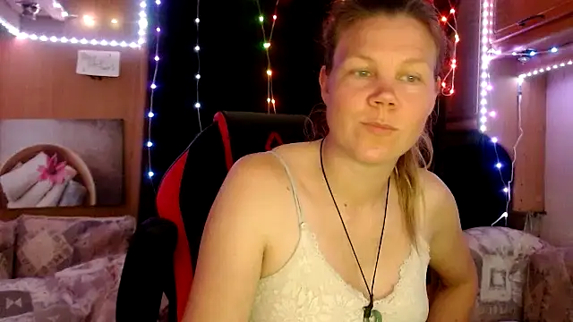 Snapshot of CallMeMaria chatting on 02/13/25, 04:39 CallMeMaria online show from 02/13/25, 04:39