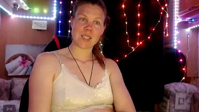 Snapshot of CallMeMaria chatting on 02/13/25, 07:42 CallMeMaria online show from 02/13/25, 07:42