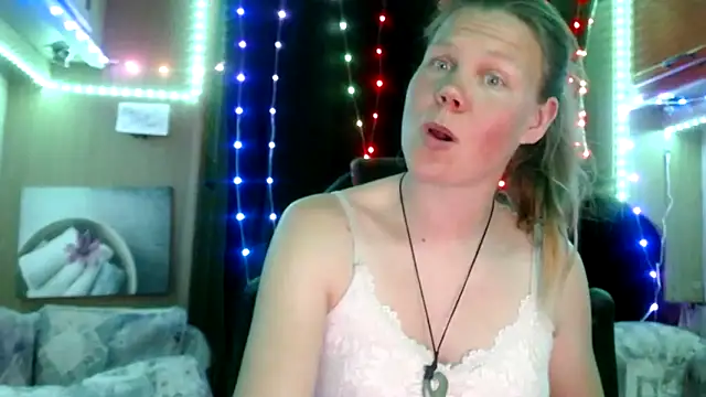 Snapshot of CallMeMaria chatting on 02/14/25, 04:20 CallMeMaria online show from 02/14/25, 04:20