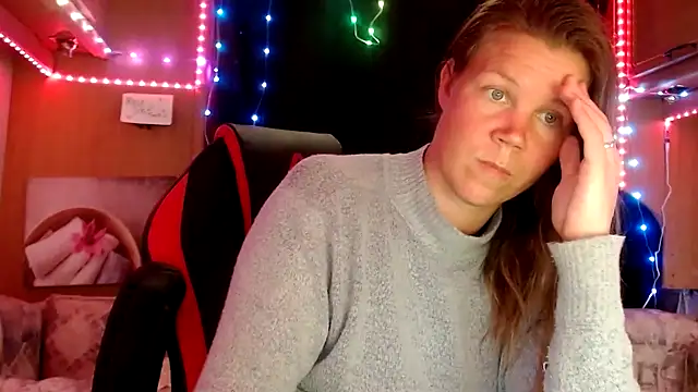 Snapshot of CallMeMaria chatting on 02/15/25, 03:06 CallMeMaria online show from 02/15/25, 03:06