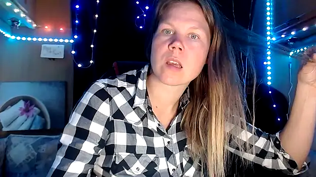 Snapshot of CallMeMaria chatting on 02/16/25, 04:53 CallMeMaria online show from 02/16/25, 04:53