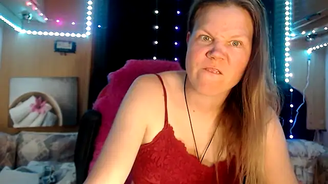 Snapshot of CallMeMaria chatting on 02/24/25, 04:26 CallMeMaria online show from 02/24/25, 04:26