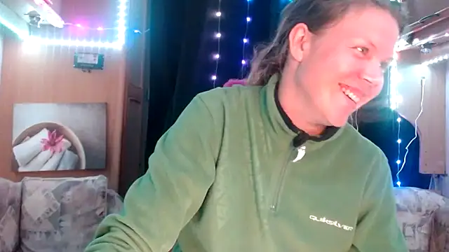 Snapshot of CallMeMaria chatting on 02/24/25, 09:09 CallMeMaria online show from 02/24/25, 09:09