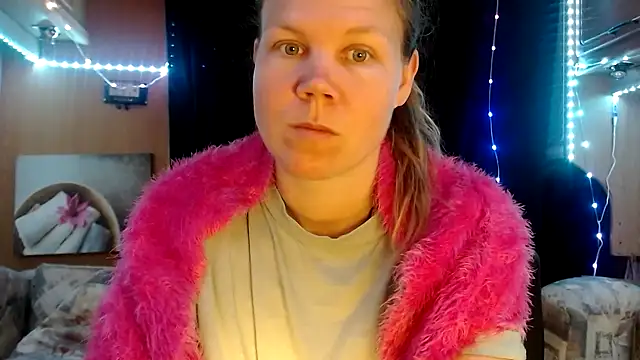 Snapshot of CallMeMaria chatting on 02/28/25, 10:20 CallMeMaria online show from 02/28/25, 10:20