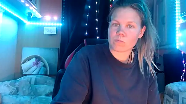 Snapshot of CallMeMaria chatting on 03/02/25, 09:32 CallMeMaria online show from 03/02/25, 09:32