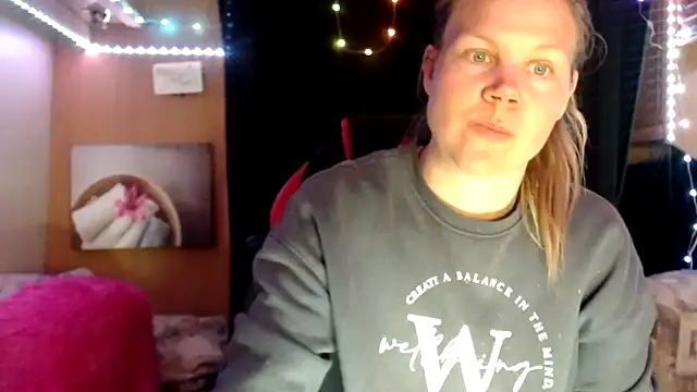 Snapshot of CallMeMaria chatting on 03/04/25, 05:56 CallMeMaria online show from 03/04/25, 05:56