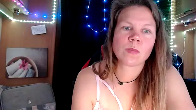 Snapshot of CallMeMaria chatting on 03/10/25, 02:26 CallMeMaria online show from 03/10/25, 02:26