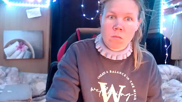 Snapshot of CallMeMaria chatting on 03/11/25, 11:12 CallMeMaria online show from 03/11/25, 11:12