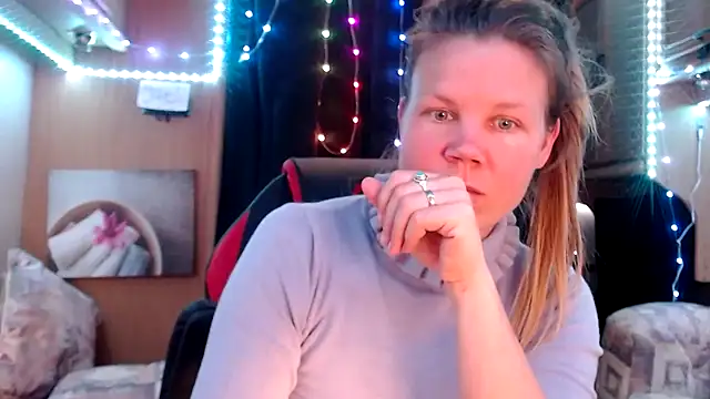 Snapshot of CallMeMaria chatting on 03/11/25, 03:34 CallMeMaria online show from 03/11/25, 03:34