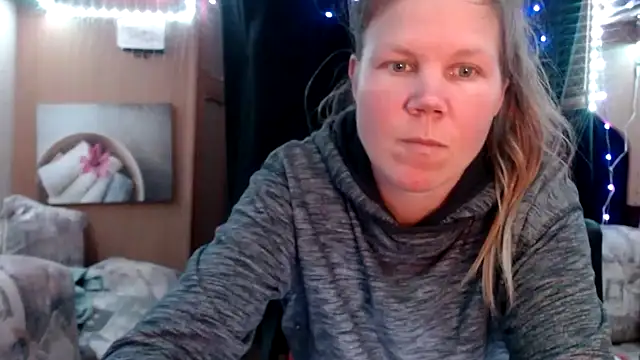 Snapshot of CallMeMaria chatting on 03/15/25, 08:32 CallMeMaria online show from 03/15/25, 08:32