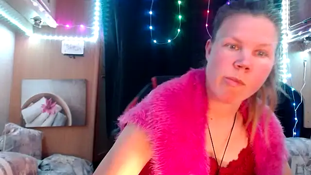 Snapshot of CallMeMaria chatting on 03/16/25, 05:17 CallMeMaria online show from 03/16/25, 05:17