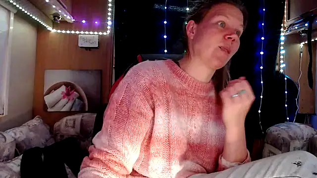 Snapshot of CallMeMaria chatting on 03/19/25, 04:02 CallMeMaria online show from 03/19/25, 04:02