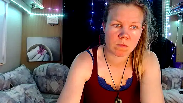 Snapshot of CallMeMaria chatting on 03/21/25, 11:44 CallMeMaria online show from 03/21/25, 11:44